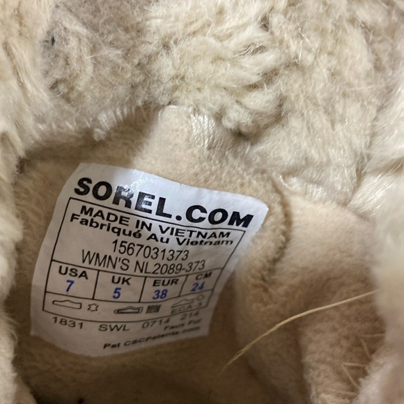 Sorel Tivoli II Womens Snow Boot size 7, see pictures for condition - Picture 3 of 5